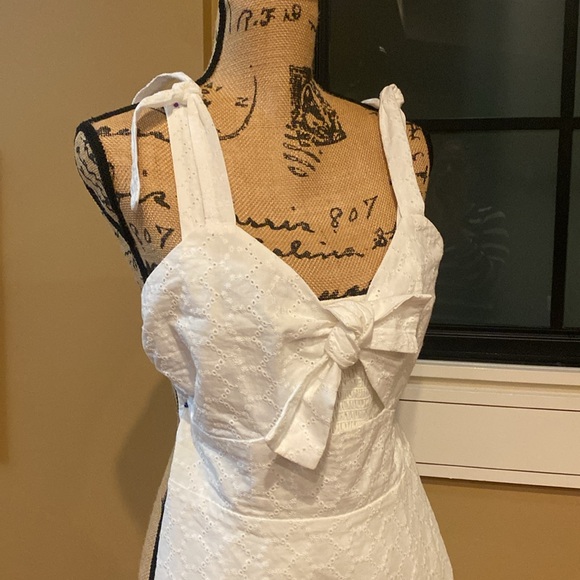 Steve Madden Eyelet Embroidery Knot Front with Tied Shoulder. NWOT - Picture 5 of 8